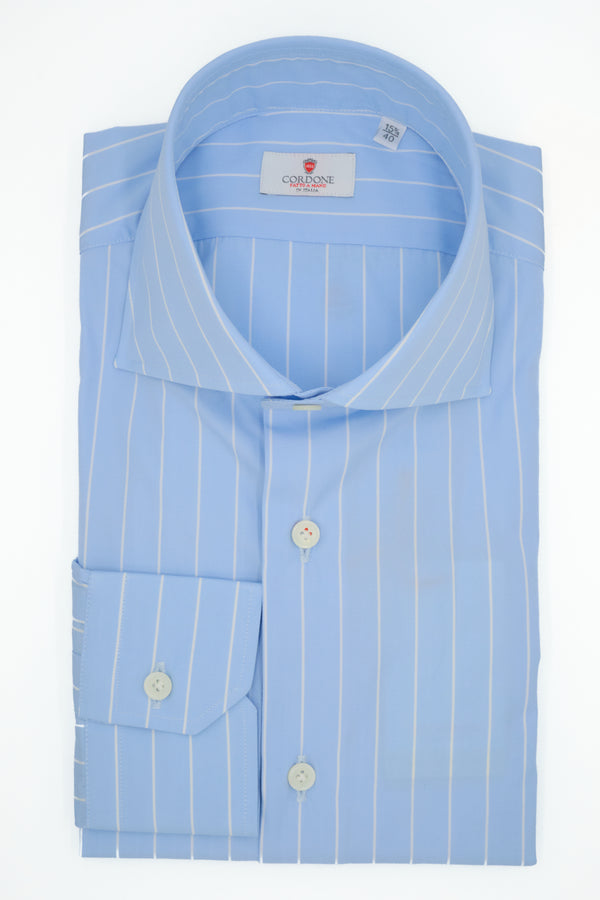 Camicia celeste con righini bianchi