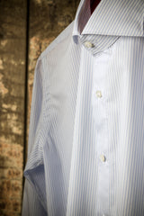 Stripe detail, white / single light-blue stripe, 120/2 double-twist poplin - Cordone1956

